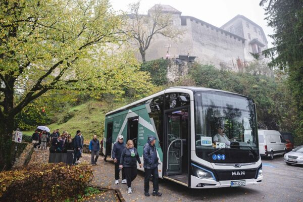 VIP visit to Vintgar Gorge foto Nik Bertoncelj electric MAN bus